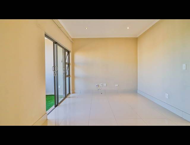 2 BEDROOM APARTMENT FOR SALE IN UMHLANGA RIDGE